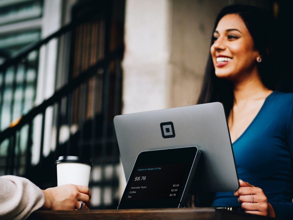cuanto cuesta una caja registradora - unsplash