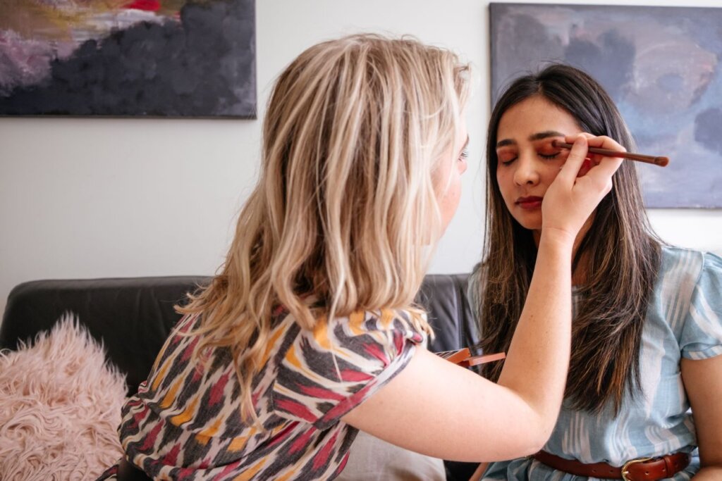 ser maquillador profesional-unsplash