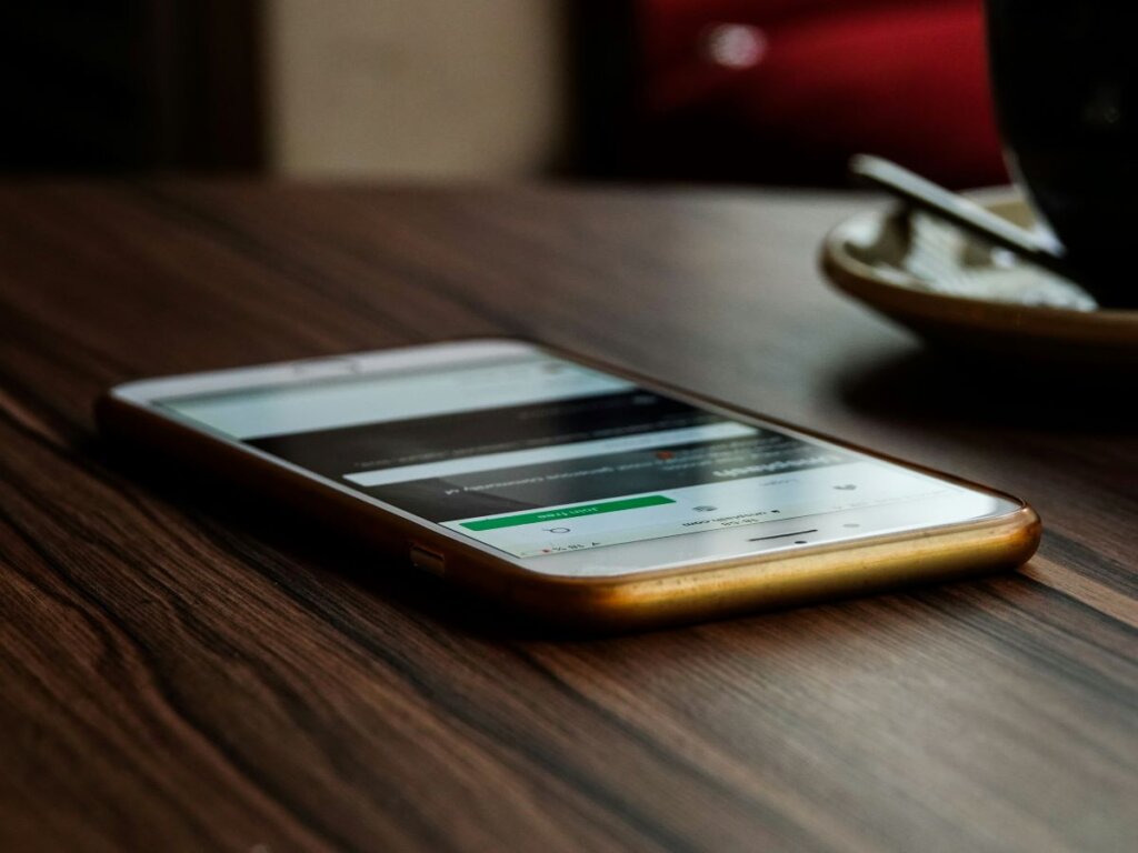 caja registradora con pantalla - unsplash caja registradora con pantalla - unsplash